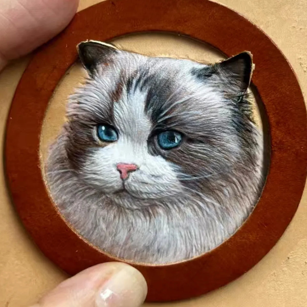 Custom Leather Carved Pet Portrait Keychain – Personalized Cat & Dog Memorial Gift